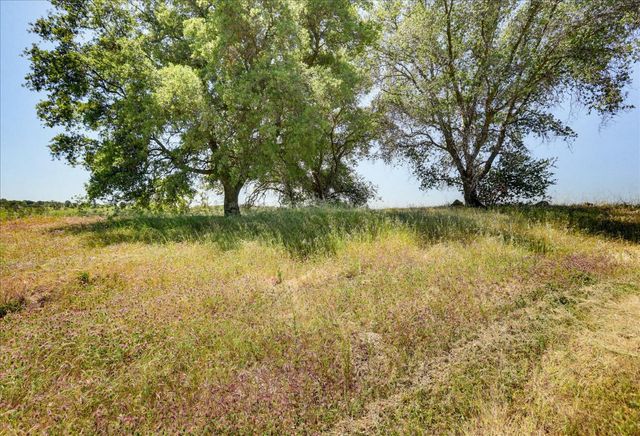 20012 White Oak Dr, Grass Valley, CA 95949