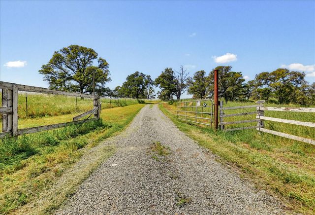 20012 White Oak Dr, Grass Valley, CA 95949