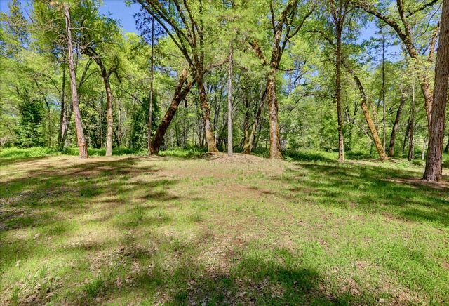 20012 White Oak Dr, Grass Valley, CA 95949