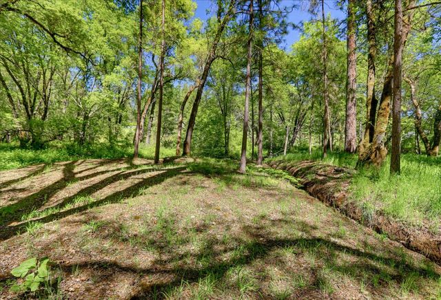 20012 White Oak Dr, Grass Valley, CA 95949