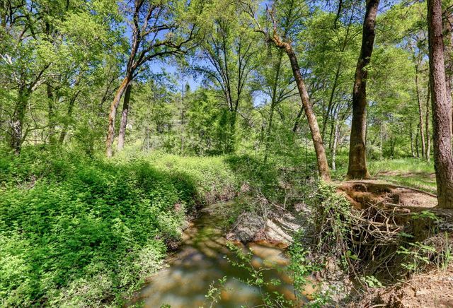 20012 White Oak Dr, Grass Valley, CA 95949