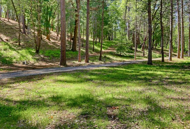 20012 White Oak Dr, Grass Valley, CA 95949