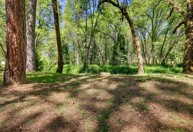 20012 White Oak Dr, Grass Valley, CA 95949