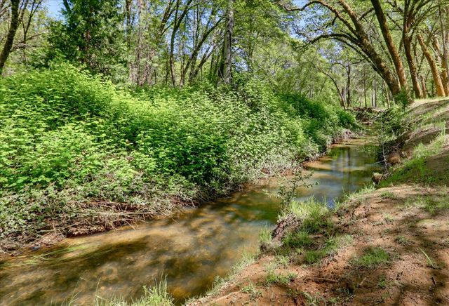 20012 White Oak Dr, Grass Valley, CA 95949