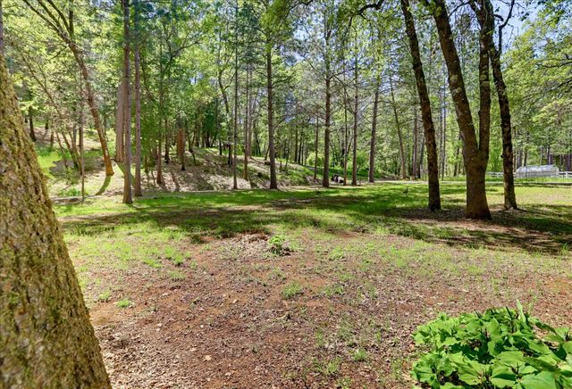 20012 White Oak Dr, Grass Valley, CA 95949