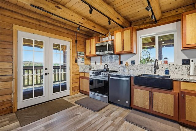 20012 White Oak Dr, Grass Valley, CA 95949