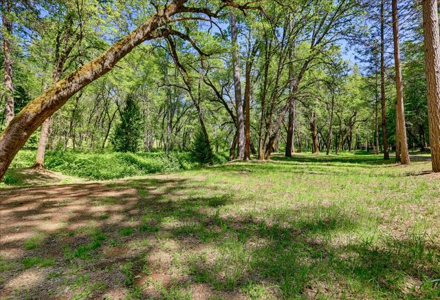 20012 White Oak Dr, Grass Valley, CA 95949