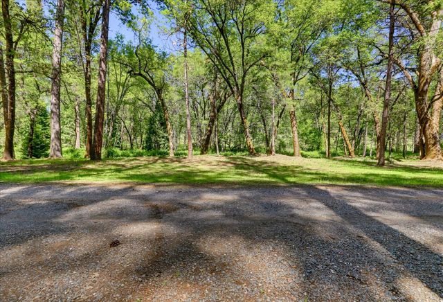 20012 White Oak Dr, Grass Valley, CA 95949