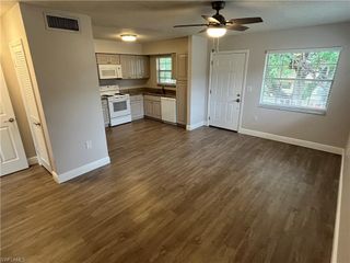 3325 Airport RD N B8, Naples, FL 34105