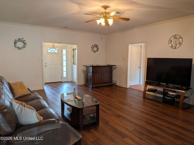 6110 Nellwood Drive, Olive Branch, MS 38654