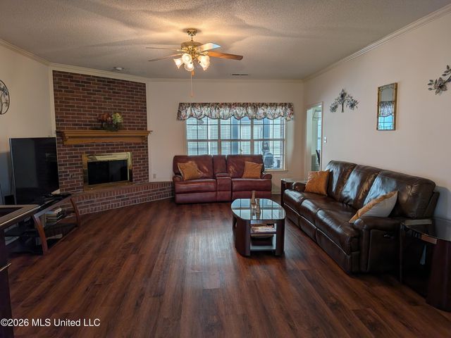 6110 Nellwood Drive, Olive Branch, MS 38654