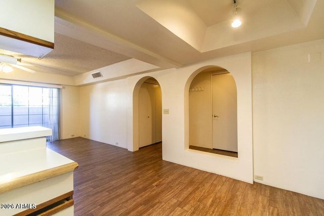 7557 N DREAMY DRAW Drive 101, Phoenix, AZ 85020
