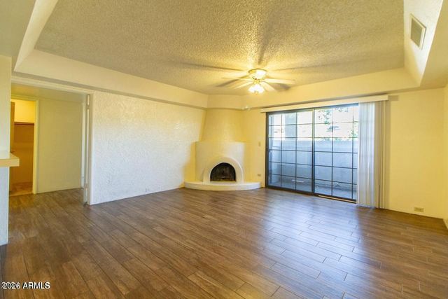 7557 N DREAMY DRAW Drive 101, Phoenix, AZ 85020