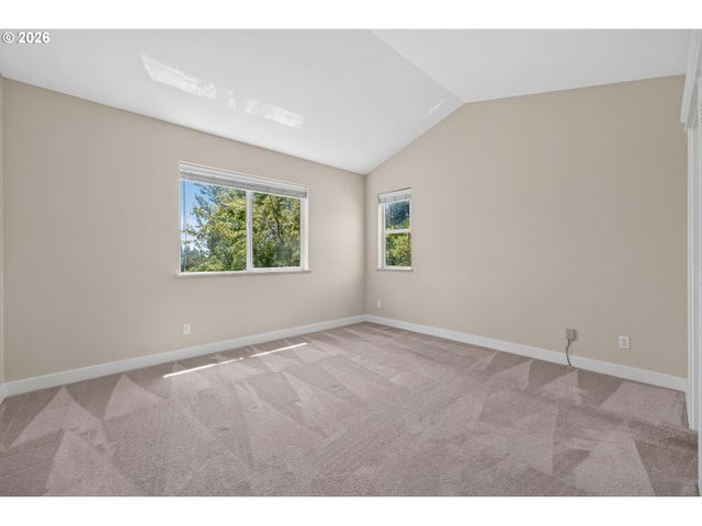 722 E 18TH St, La Center, WA 98629