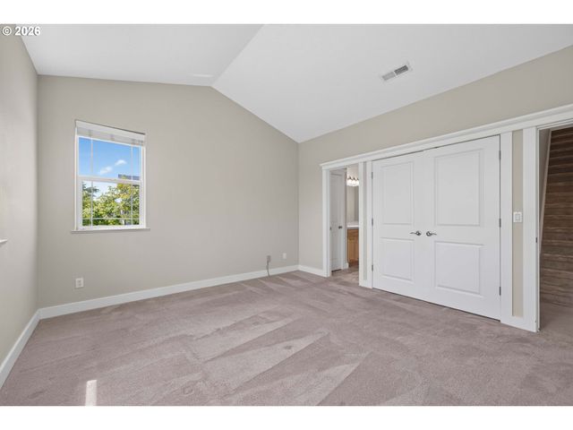 722 E 18TH St, La Center, WA 98629