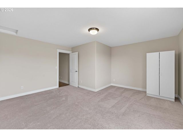 722 E 18TH St, La Center, WA 98629
