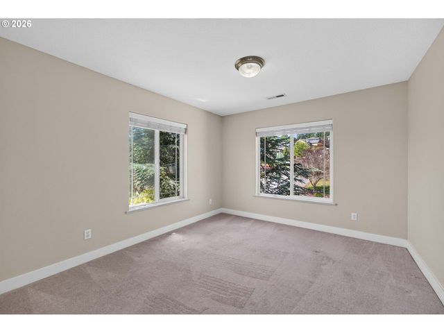 722 E 18TH St, La Center, WA 98629
