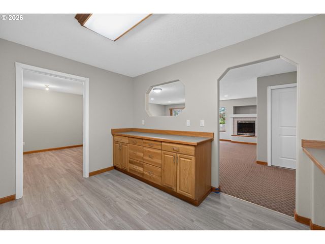 722 E 18TH St, La Center, WA 98629
