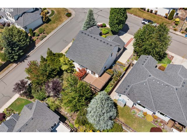 722 E 18TH St, La Center, WA 98629