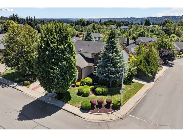 722 E 18TH St, La Center, WA 98629