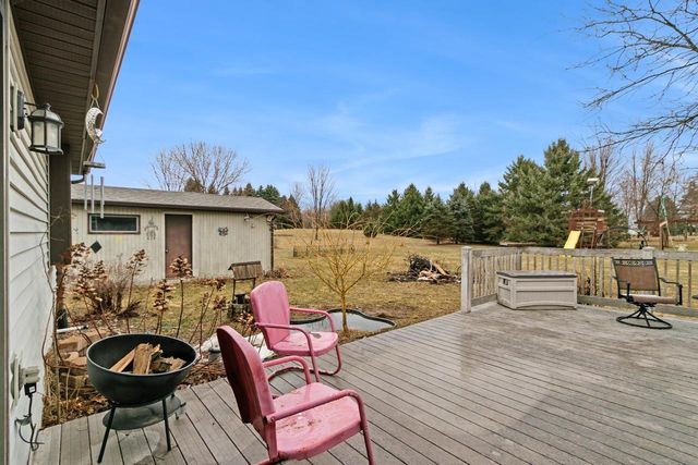 W7959 Jonathan Drive, Pardeeville, WI 53954