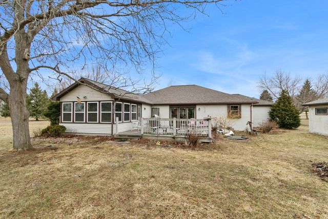 W7959 Jonathan Drive, Pardeeville, WI 53954
