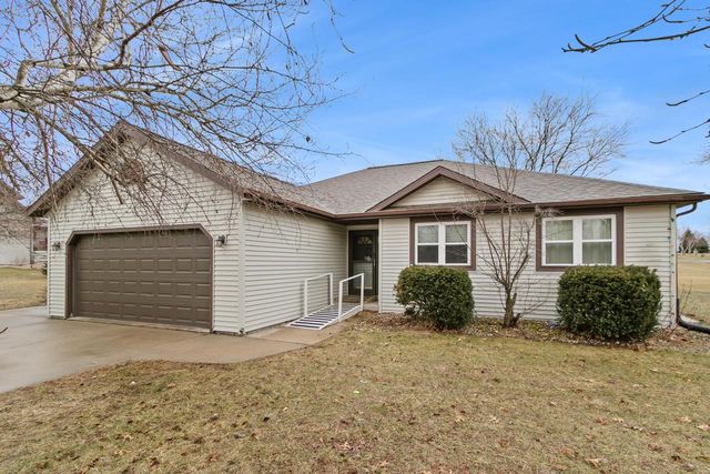 W7959 Jonathan Drive, Pardeeville, WI 53954