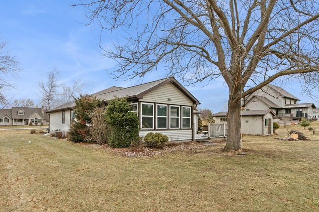 W7959 Jonathan Drive, Pardeeville, WI 53954