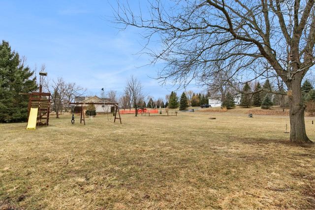 W7959 Jonathan Drive, Pardeeville, WI 53954