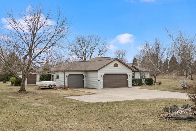 W7959 Jonathan Drive, Pardeeville, WI 53954