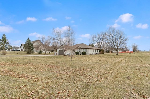 W7959 Jonathan Drive, Pardeeville, WI 53954