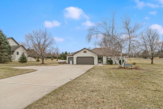 W7959 Jonathan Drive, Pardeeville, WI 53954