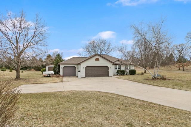 W7959 Jonathan Drive, Pardeeville, WI 53954