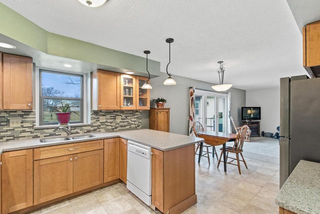 W7959 Jonathan Drive, Pardeeville, WI 53954