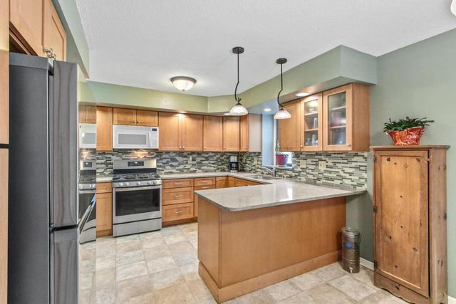 W7959 Jonathan Drive, Pardeeville, WI 53954