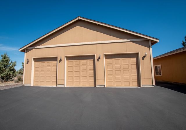 60965 Ward Road, Bend, OR 97702