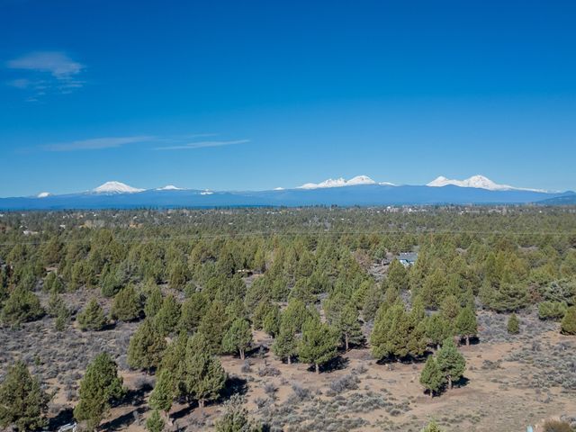 60965 Ward Road, Bend, OR 97702