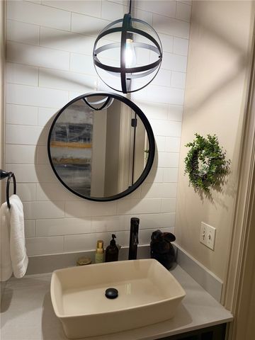 5702 S 47th Street, Rogers, AR 72758