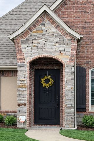 5702 S 47th Street, Rogers, AR 72758