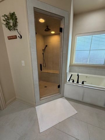 5702 S 47th Street, Rogers, AR 72758