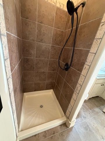 5702 S 47th Street, Rogers, AR 72758