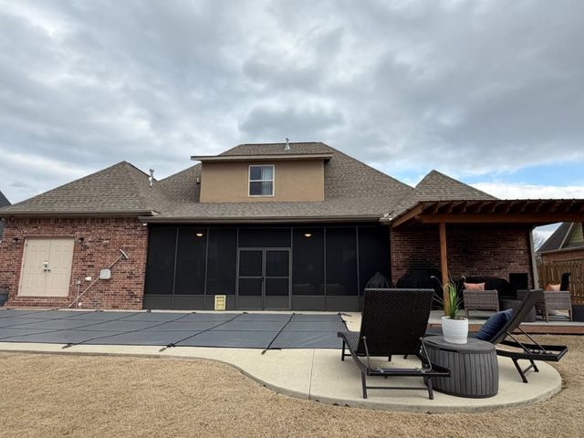 5702 S 47th Street, Rogers, AR 72758