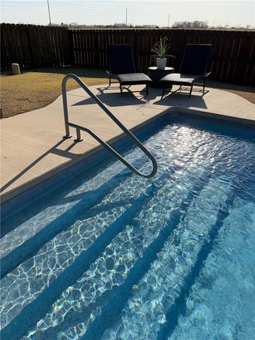 5702 S 47th Street, Rogers, AR 72758