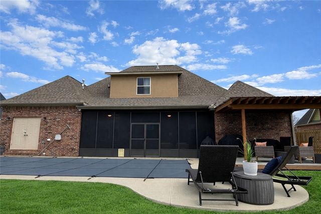 5702 S 47th Street, Rogers, AR 72758