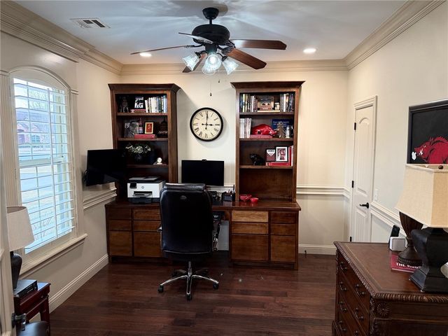 5702 S 47th Street, Rogers, AR 72758