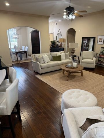 5702 S 47th Street, Rogers, AR 72758