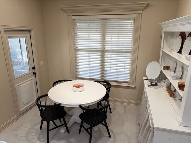 5702 S 47th Street, Rogers, AR 72758