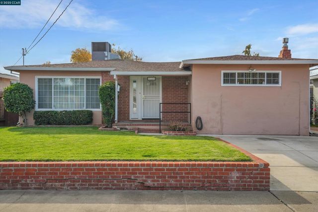 234 Yosemite Dr, Pittsburg, CA 94565