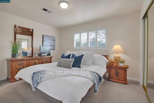 234 Yosemite Dr, Pittsburg, CA 94565