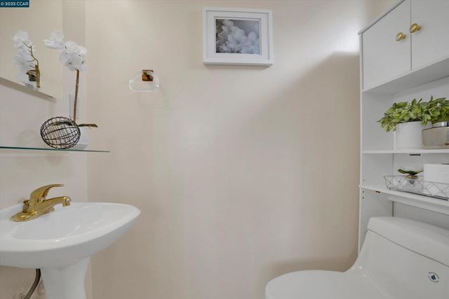 234 Yosemite Dr, Pittsburg, CA 94565